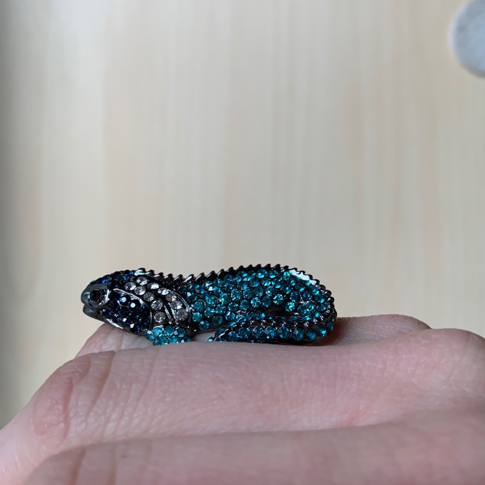 Crystal Ring - Picture 2 of 8